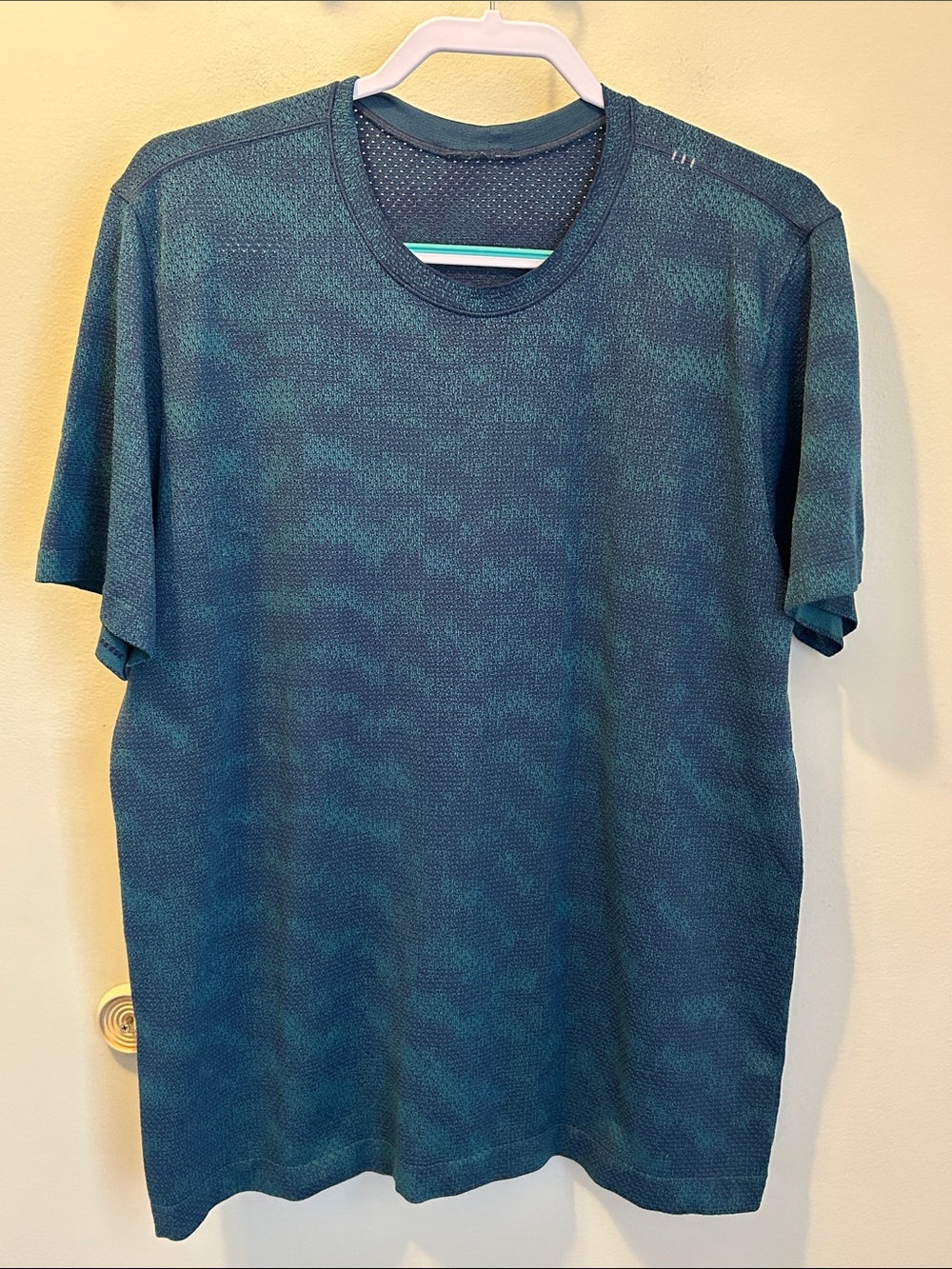lululemon athletica Men's Short-Sleeve Tee in Teal Blue-Green